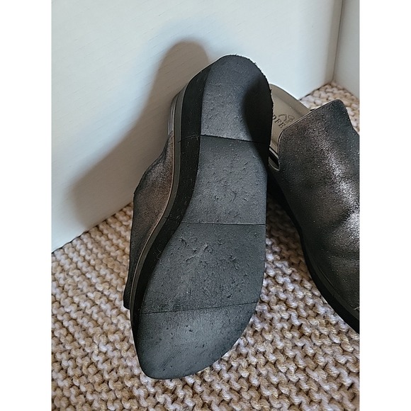 Naked Feet Metallic Black Platform Heels - Picture 9 of 9